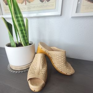 UGG Ansel sandle wooden platform wedge leather perforated western clog